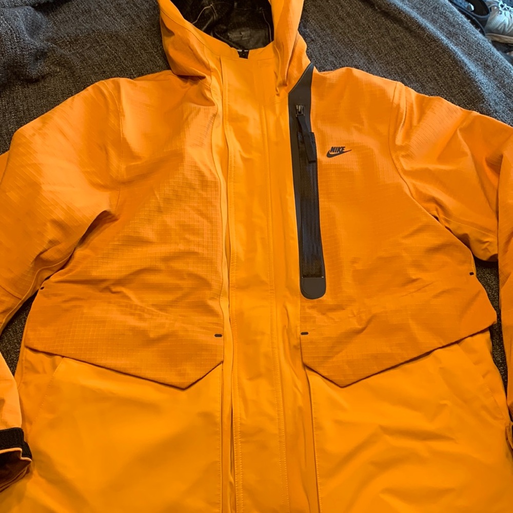 Men’s Nike tech pack jacket
